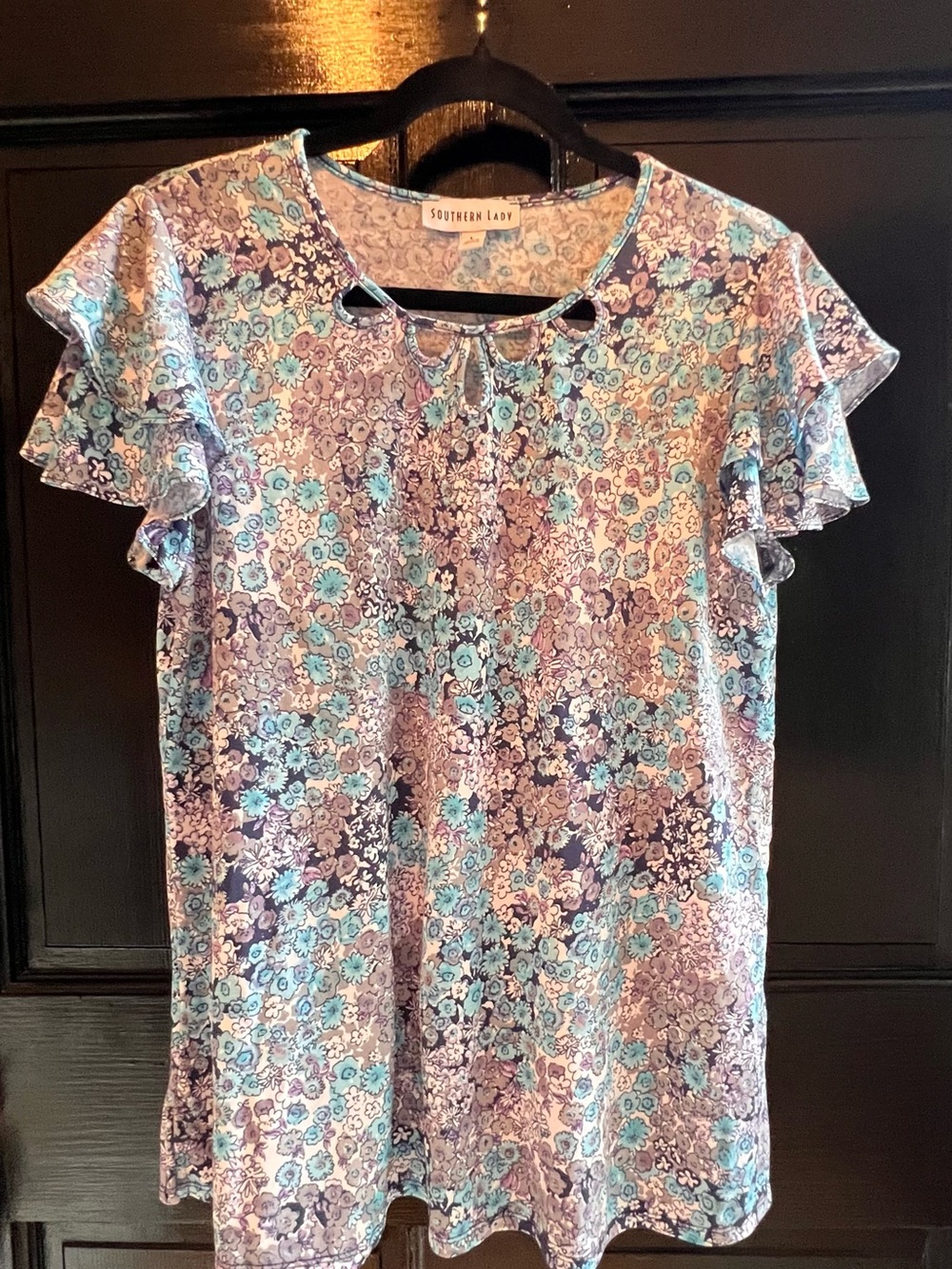 Southern Lady Floral Flutter Sleeve Top - Navy, Aqua, Gray & White, Size Large